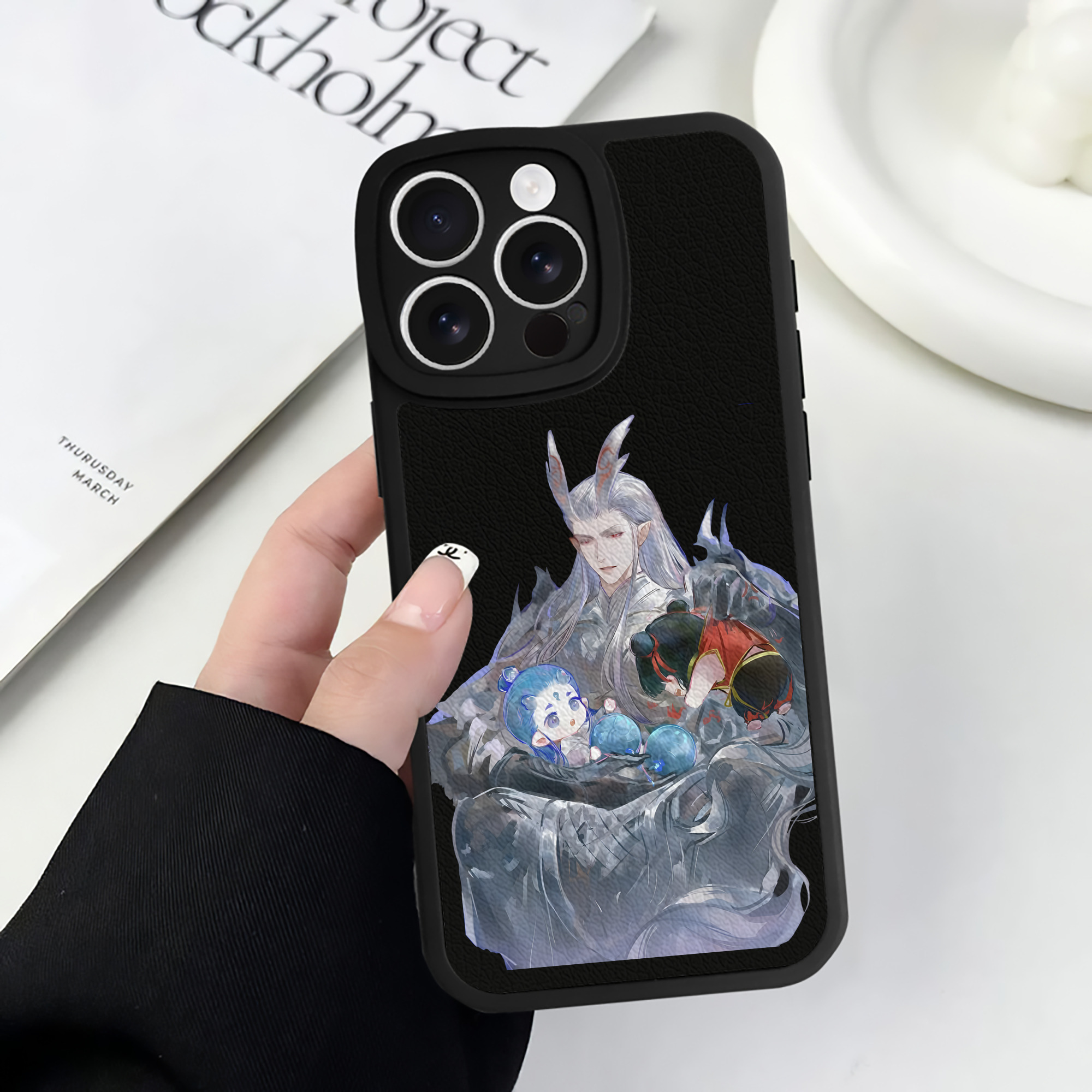 （画像用） Ne Zha 2 ナタ 魔童の大暴れ 【iPhone 16シリーズ対応】シリコンスマホケース（レザー調） 材質：シリコン